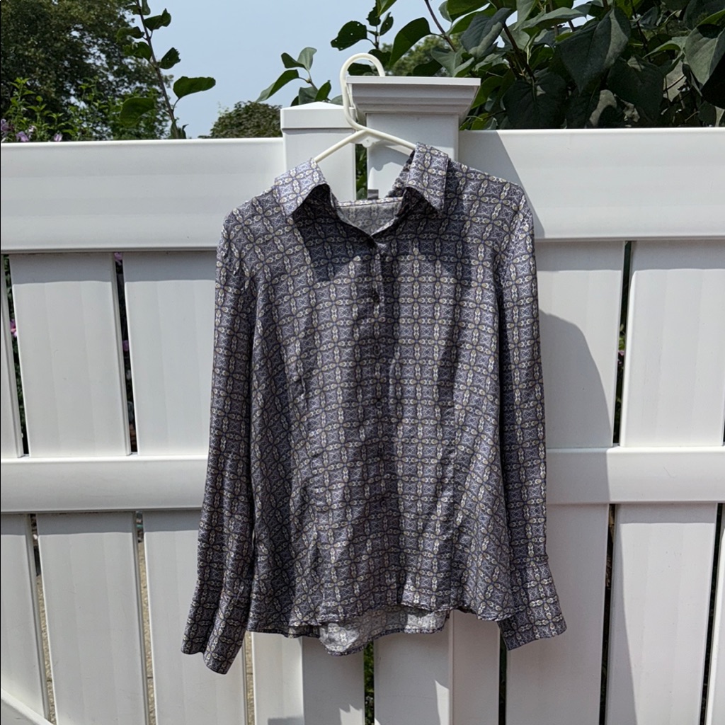 Ann Taylor Women's Casual Button Down Shirt - Black And White